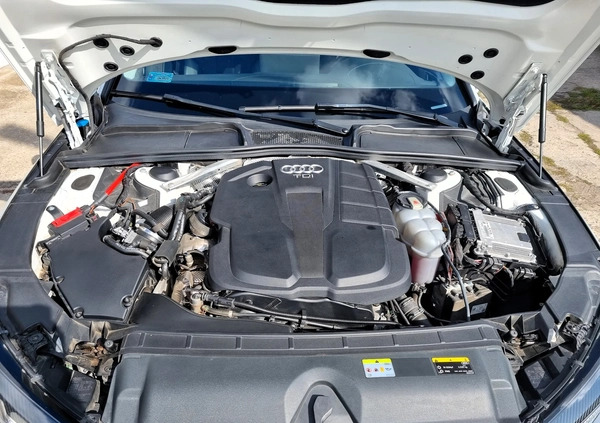 Audi A4 cena 115000 przebieg: 150000, rok produkcji 2019 z Włocławek małe 172